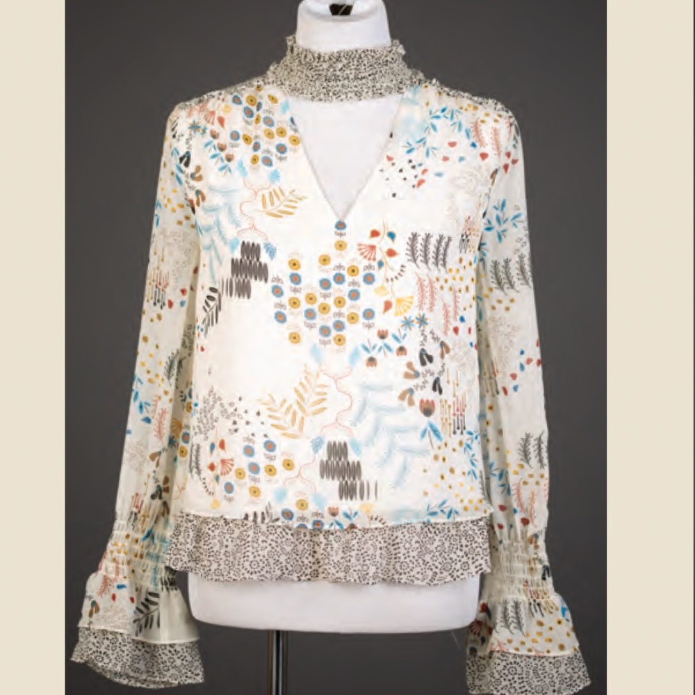 Bailey 44 Martine Top NWT